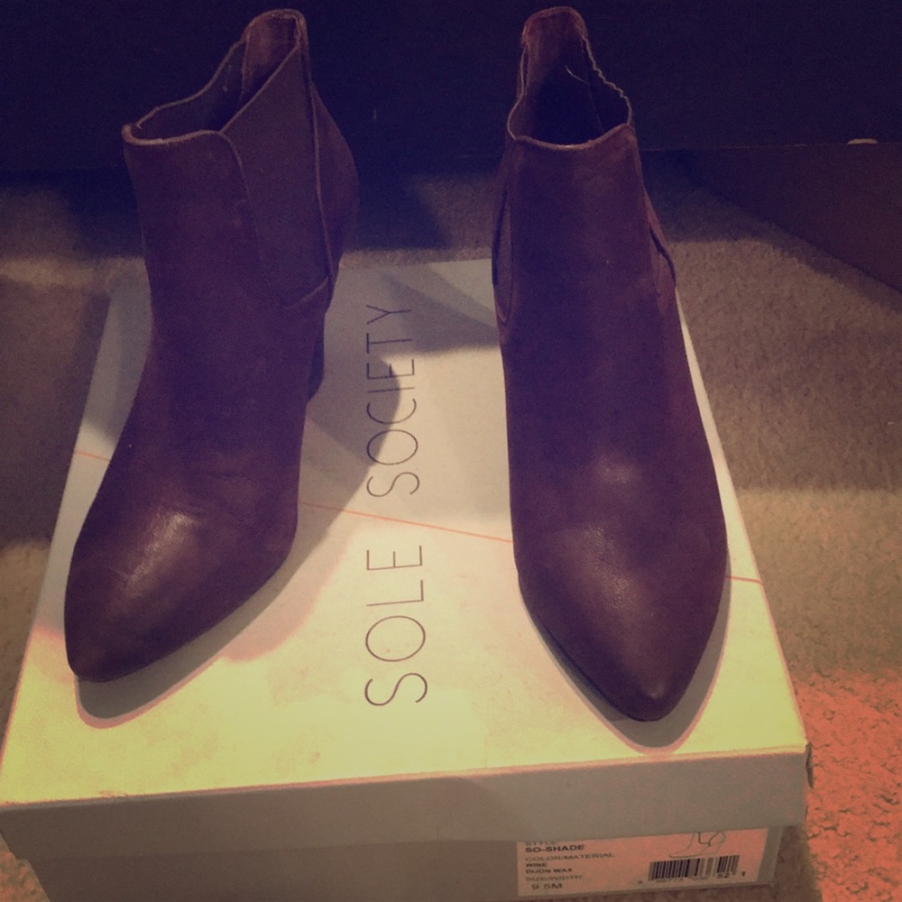 Sole Society So -Shade Wedge bootie in Wine